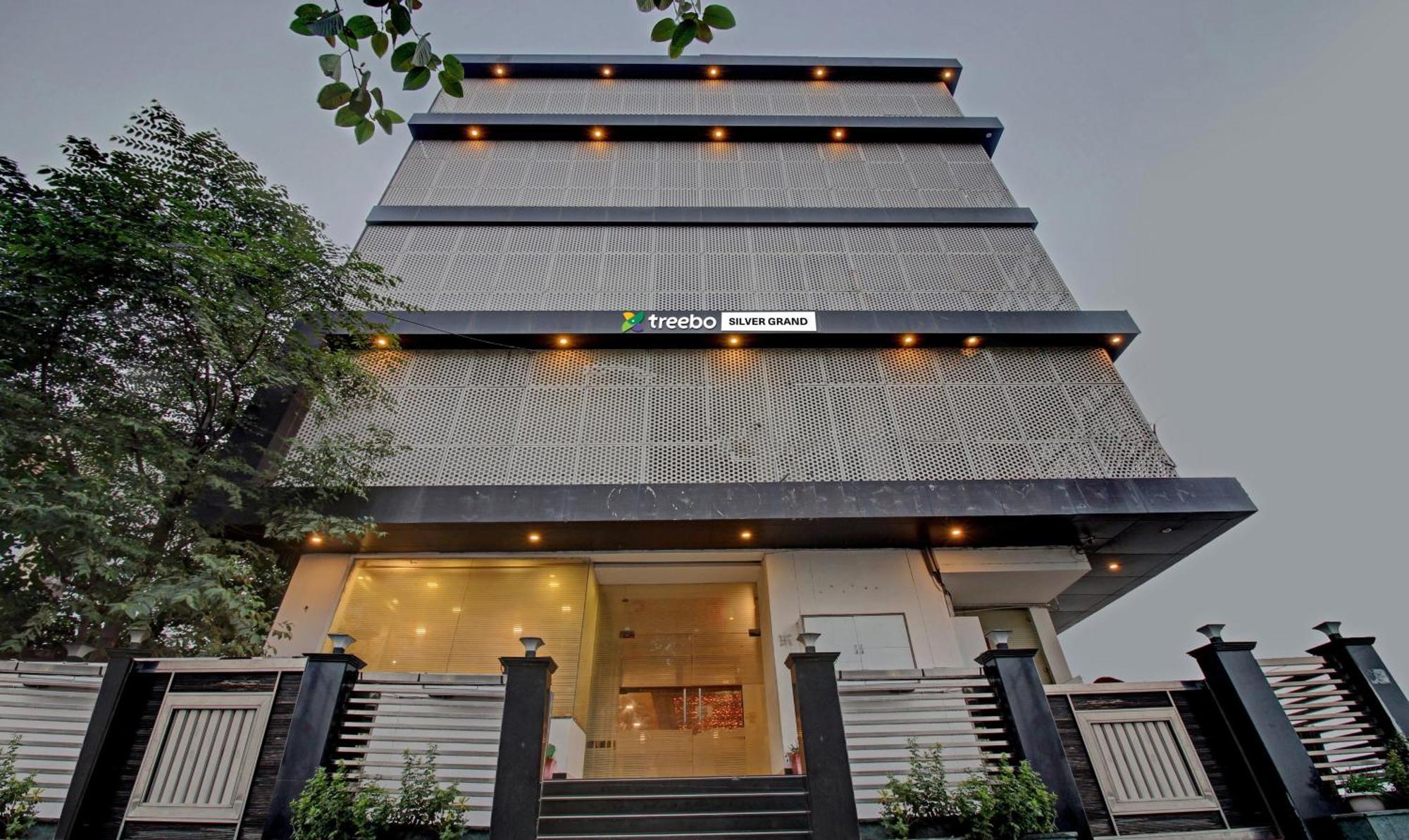 Treebo Silver Grand New Agreement Lucknow Exterior foto